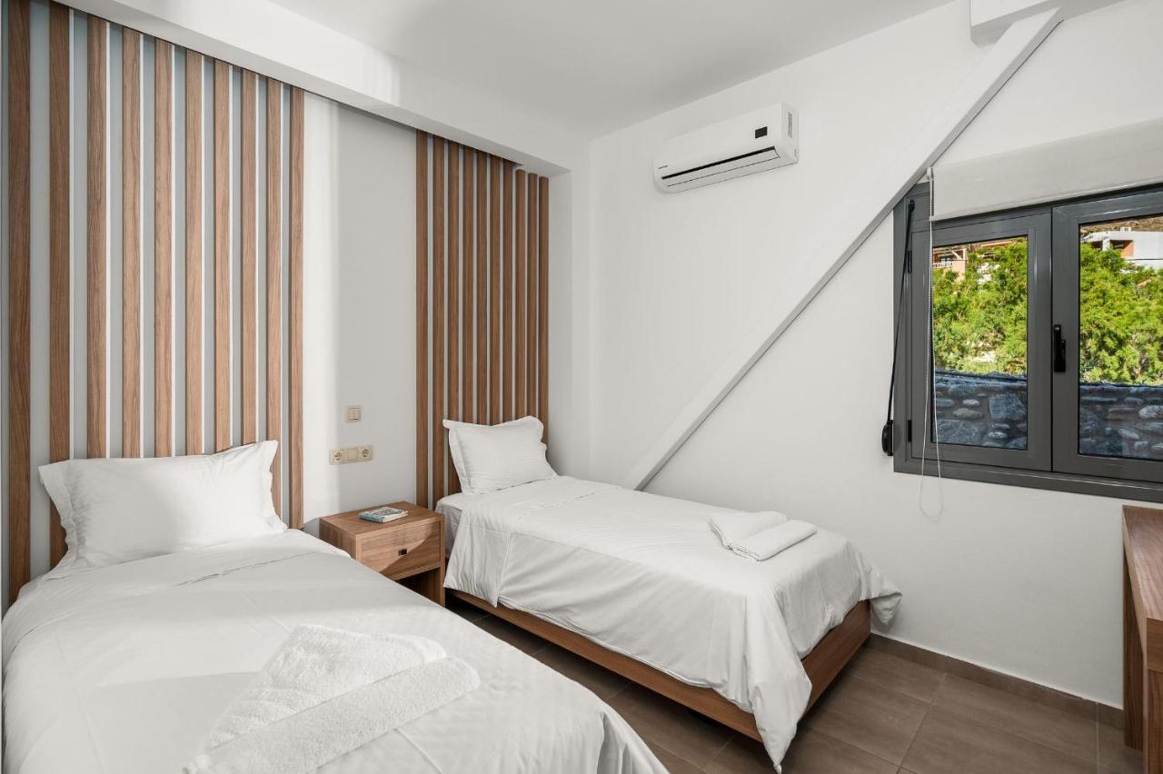 Marina Apartments Léntas Esterno foto